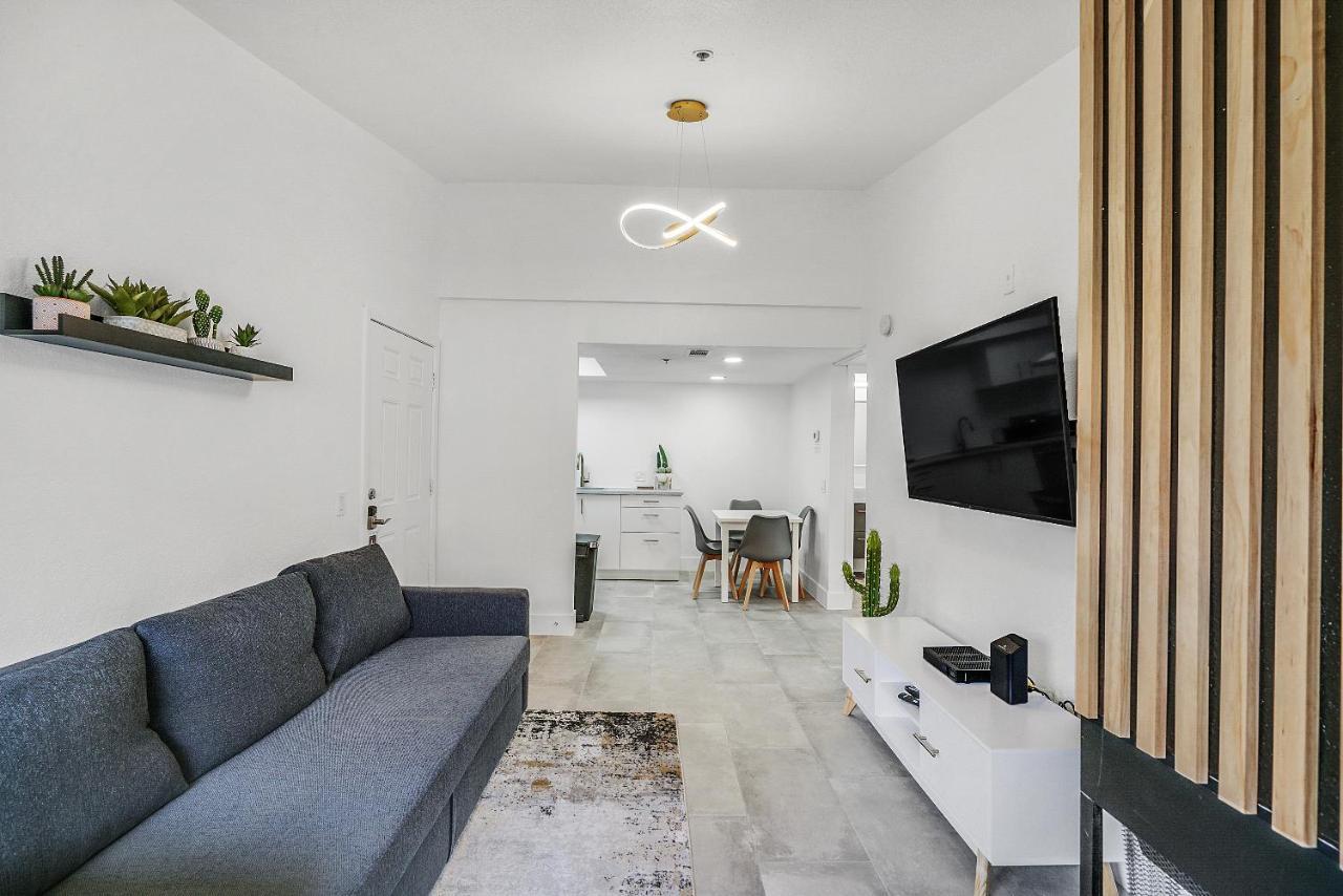 Condo Close To Strip And Raiders Stadium Las Vegas Exterior photo